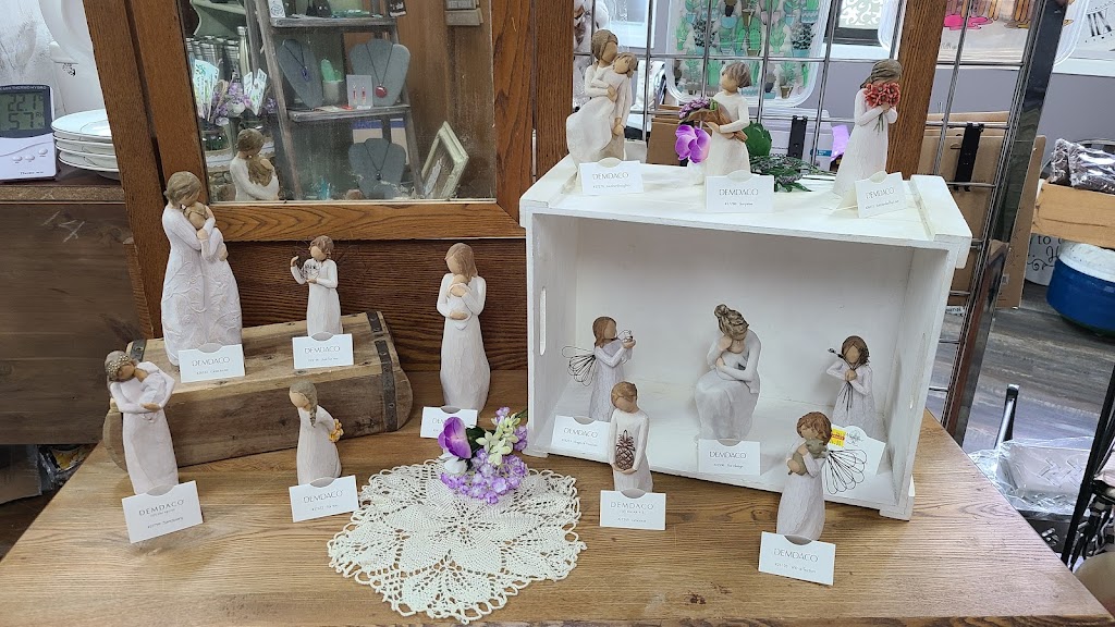The Willow Tree Gifts | 2477A B Line Rd, Pembroke, ON K8A 0H1, Canada | Phone: (613) 585-1163