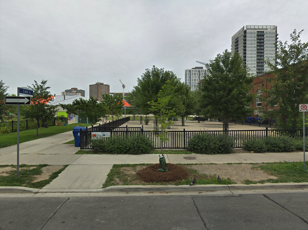 Regent Dog Park | 251 Sackville St, Toronto, ON M5A 3G1, Canada | Phone: (416) 338-0889