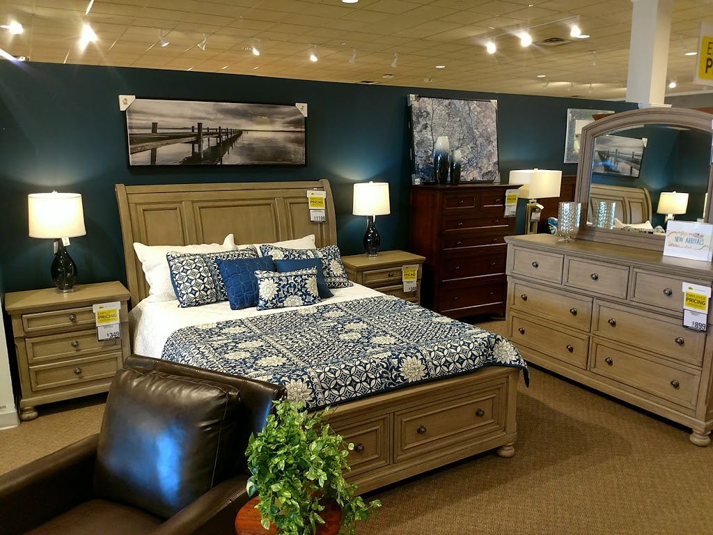 Leons Furniture | 535 Steeles Ave E, Brampton, ON L6W 4S2, Canada | Phone: (905) 798-1180