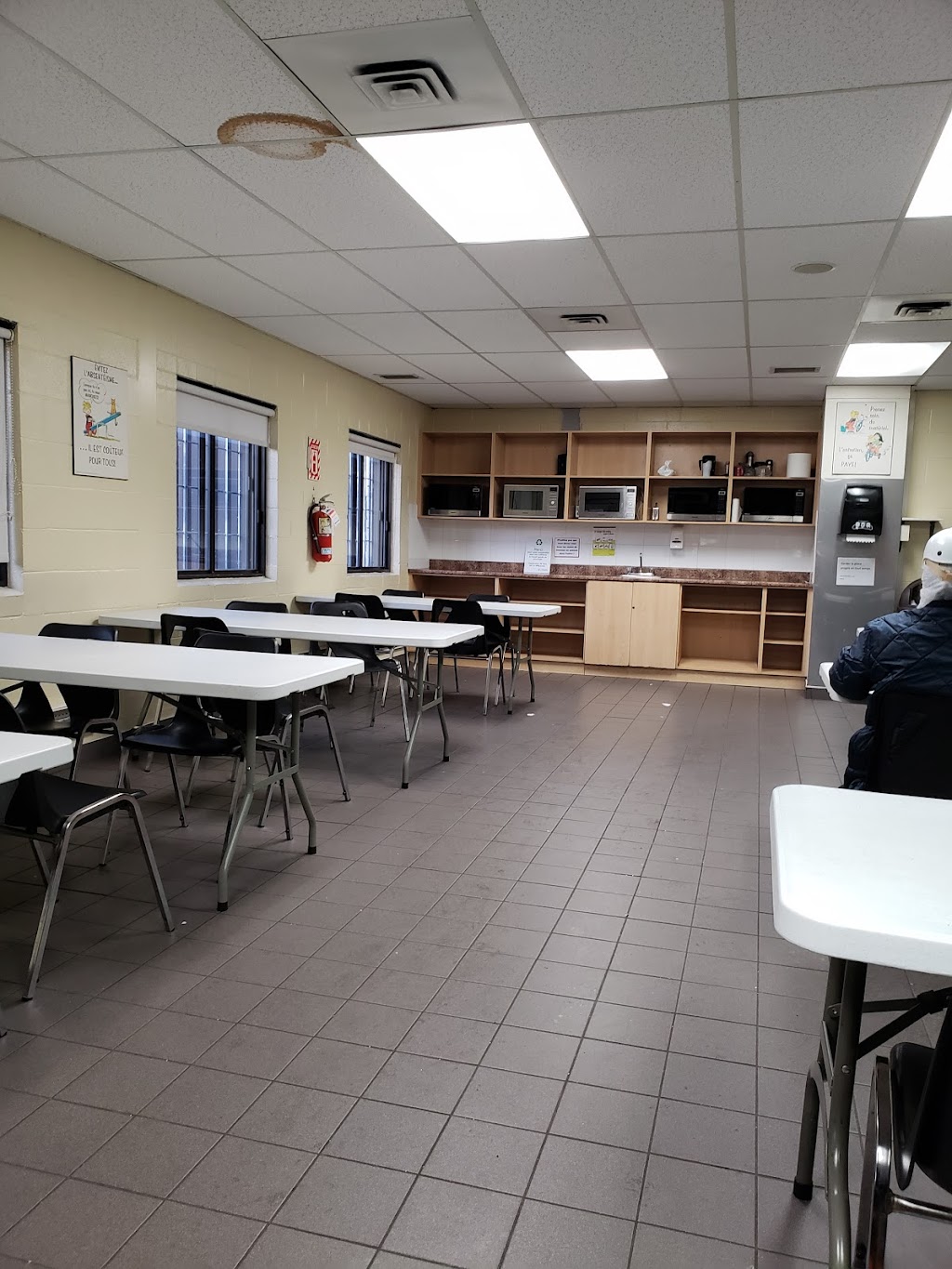 Viau Foods | 10035 Av. Plaza, Montréal-Nord, QC H1H 4L5, Canada | Phone: (450) 665-6100