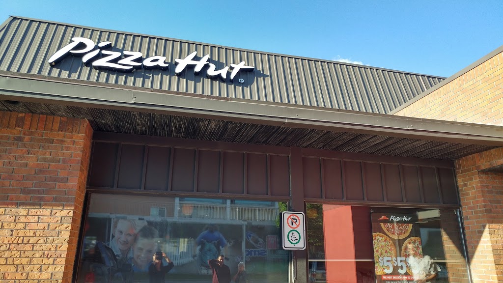Pizza Hut | 1347 Henderson Hwy, Winnipeg, MB R2G 1M5, Canada | Phone: (204) 953-4137
