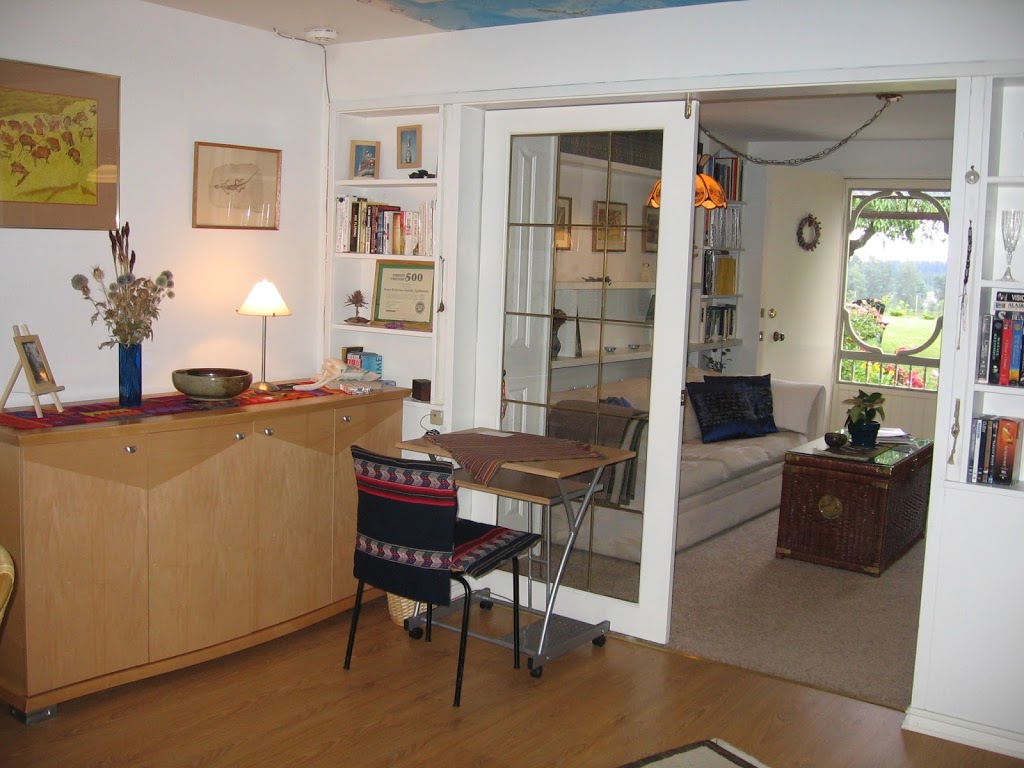 Fraser Riverview Holiday Apartment | 21496 River Rd, Maple Ridge, BC V2X 2B6, Canada | Phone: (604) 467-2783