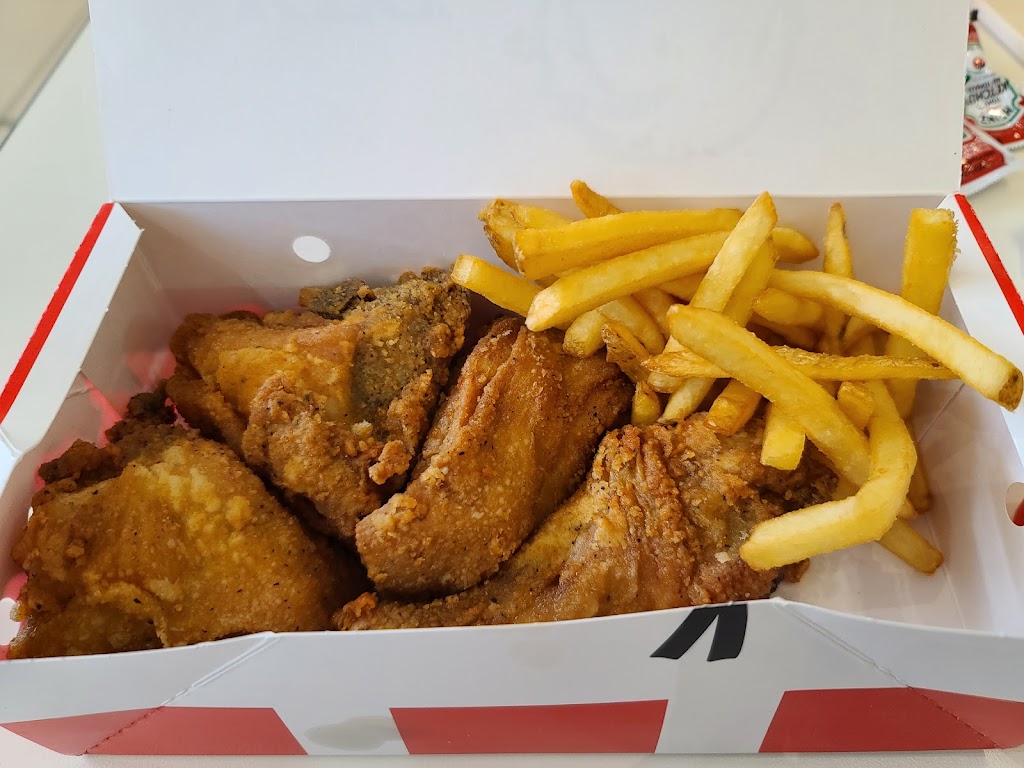 KFC | 419 King St W, Oshawa, ON L1J 2K5, Canada | Phone: (905) 725-3703