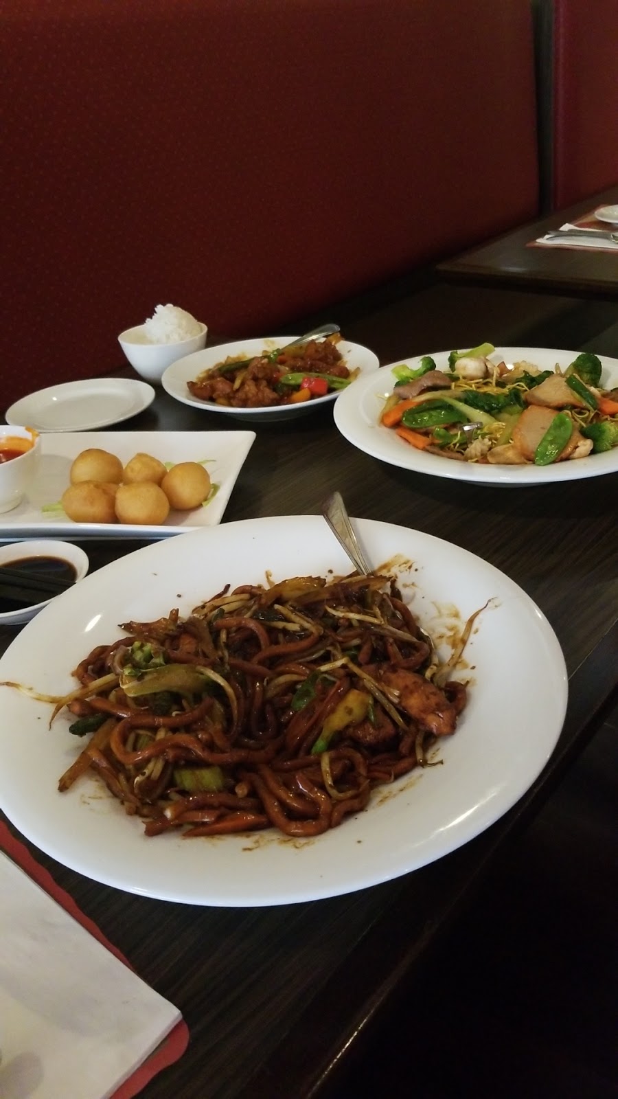 Ruyi Garden | 650 The Queensway, Etobicoke, ON M8Y 1K7, Canada | Phone: (416) 255-8858