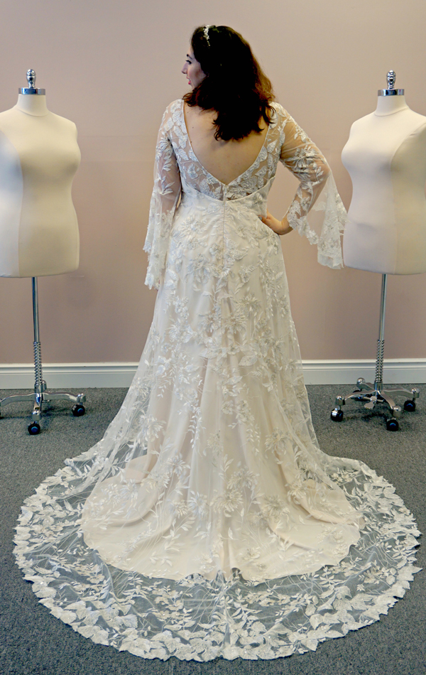 Bella Mia Bridal | 1001 Rymal Rd E Unit 13, Hamilton, ON L8W 3B7, Canada | Phone: (905) 667-1818