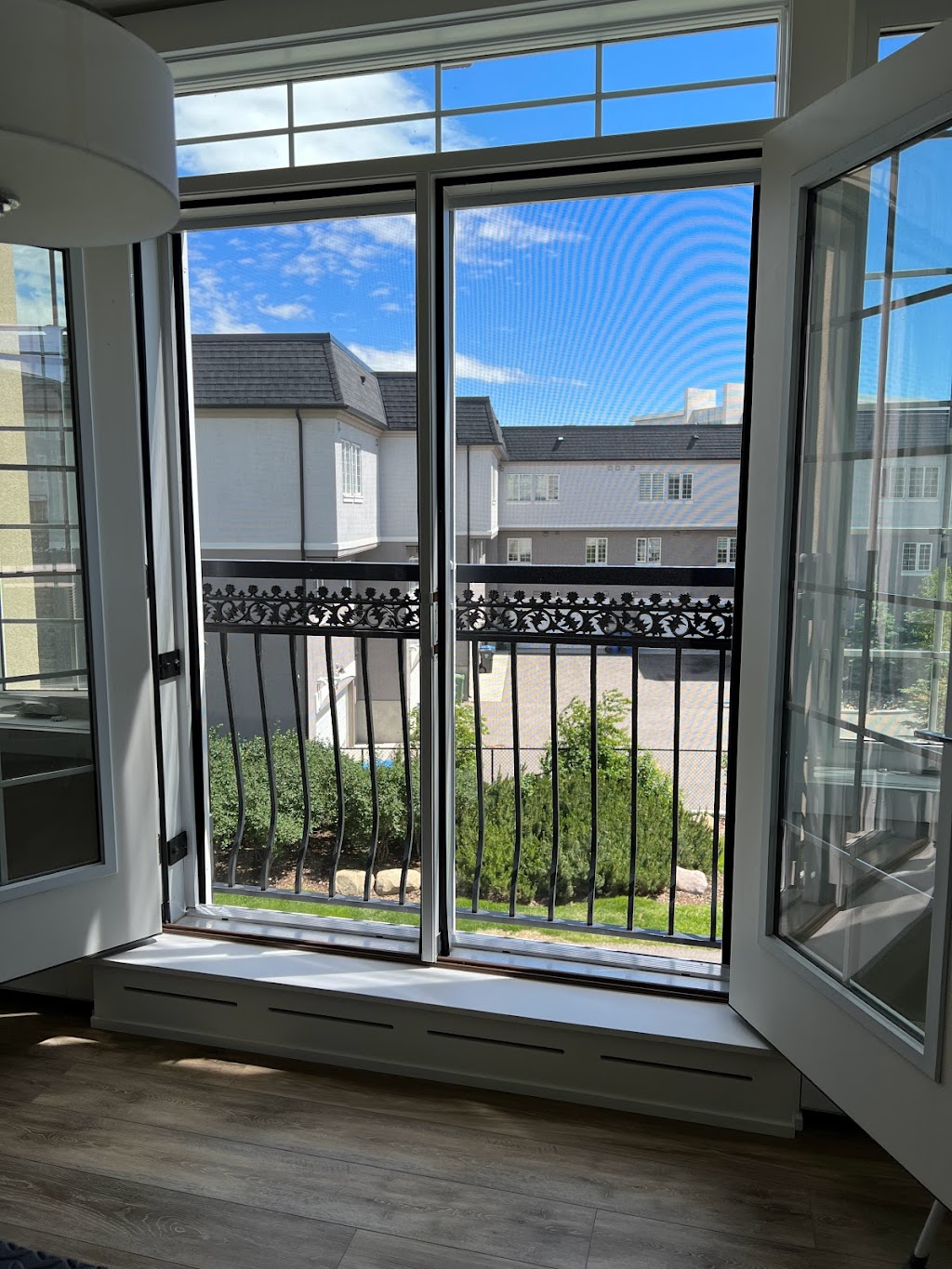 Screen Queen Retractable Screen Doors | Marquis Ln SE, Calgary, AB T3M 2G6, Canada | Phone: (403) 651-2858