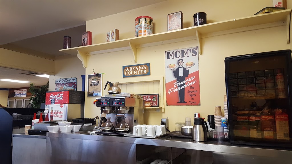 Dover Dairy Bar | 210 Main St, Port Dover, ON N0A 1N0, Canada | Phone: (519) 583-1312