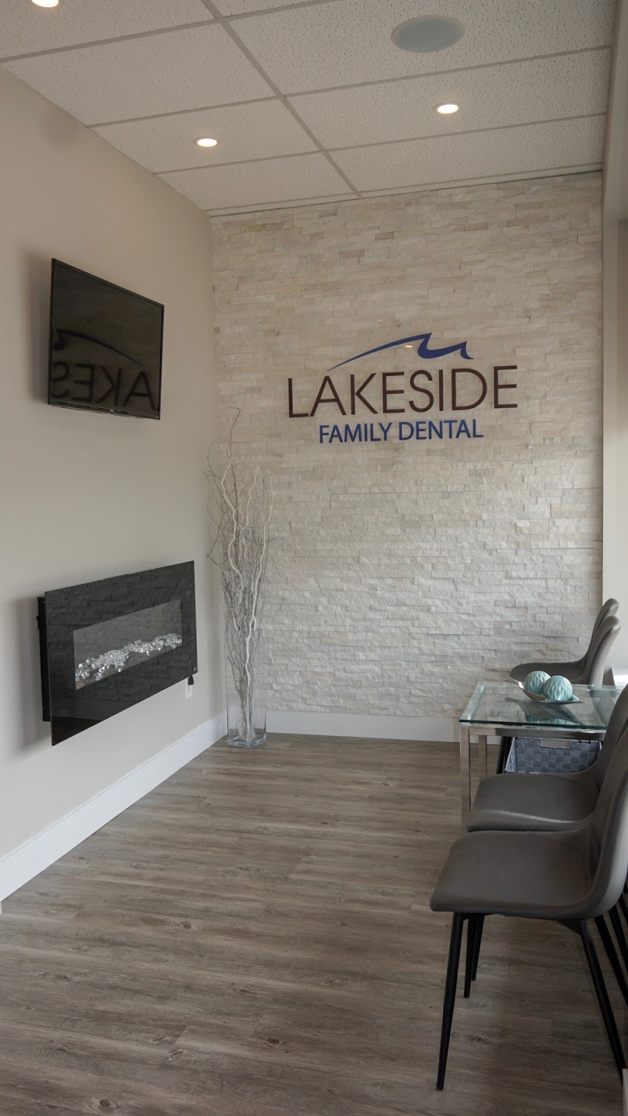 Lakeside Family Dental | 2684 Lakeshore Rd #6, Brights Grove, ON N0N 1C0, Canada | Phone: (519) 704-4000