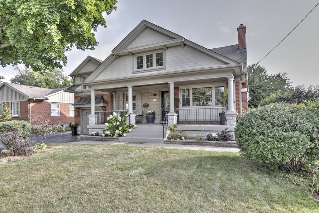 Sharon Caetano Realtor Bradbury Estate Realty | 297 E Side Crescent, Burlington, ON L7R 3G8, Canada | Phone: (905) 870-5833