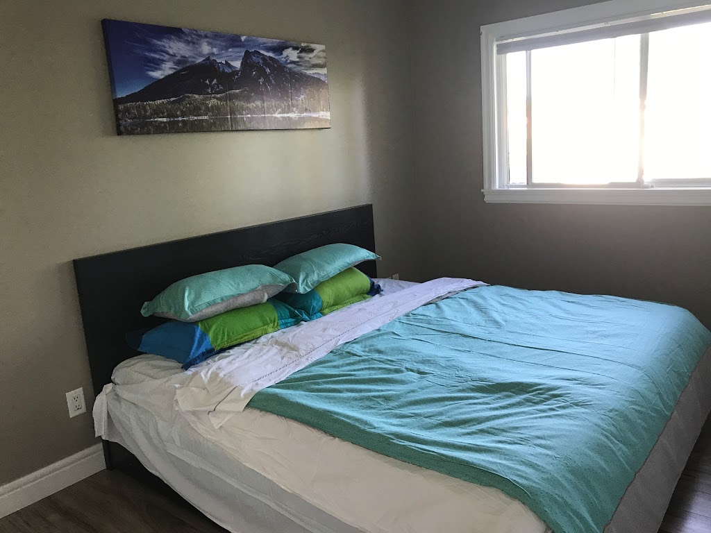 McTavish Beach B&B | 120 McTavish Ave, Kelowna, BC V1Y 1A2, Canada | Phone: (403) 614-2405