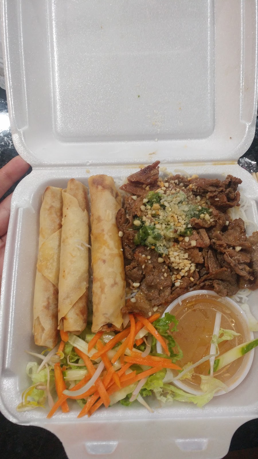 Pho Lan Restaurant | 402 Merganser Dr W, Chestermere, AB T1X 1L6, Canada | Phone: (403) 207-9222