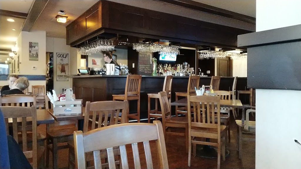 Maple Pub & Patio | 1235 Deerhurst Dr, Huntsville, ON P1H 2E8, Canada | Phone: (705) 789-6411