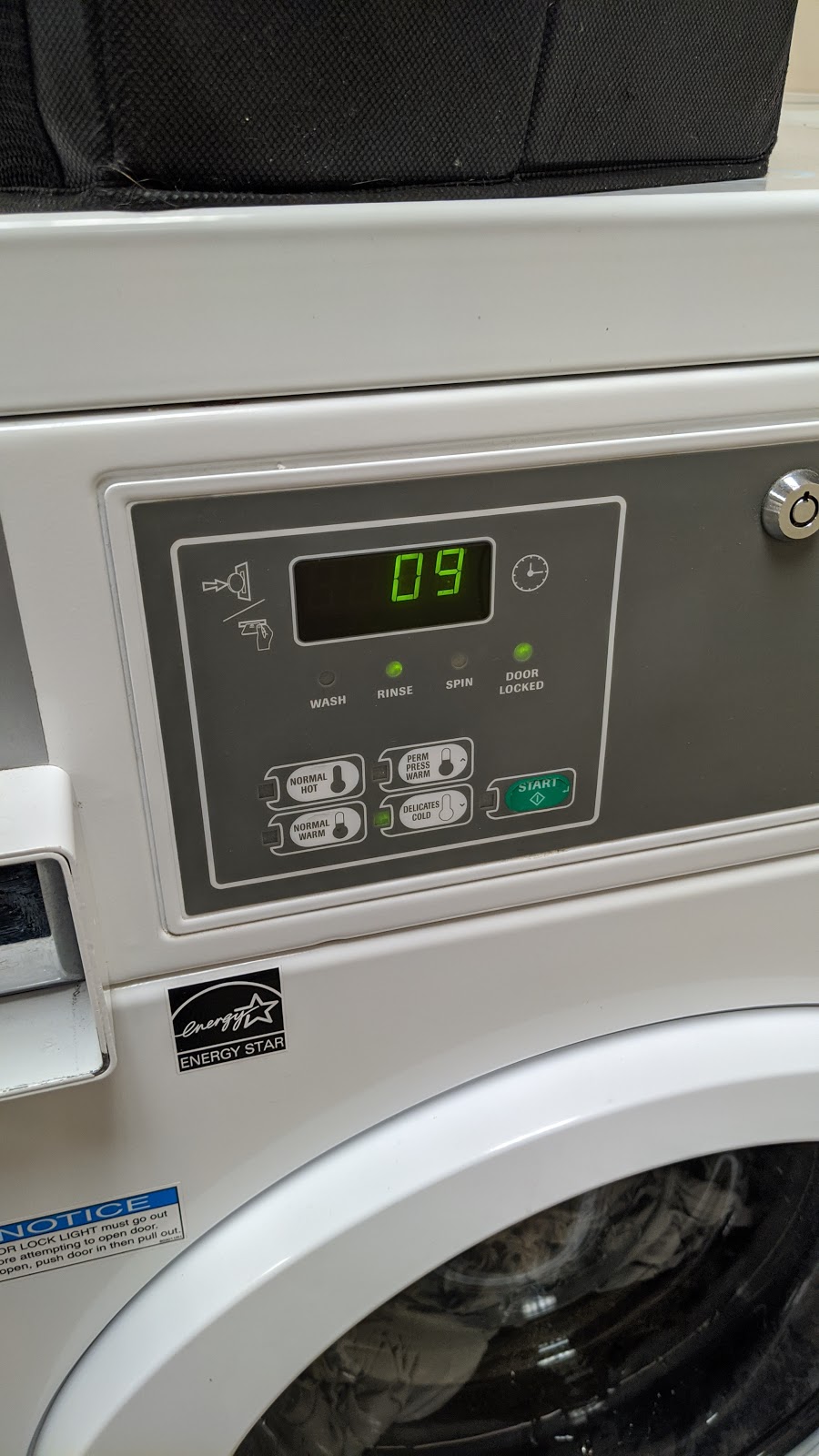 Surfs Up! Coin Laundry & Dry Cleaning | 277 Bath Rd, Kingston, ON K7M 2X6, Canada | Phone: (613) 542-2345