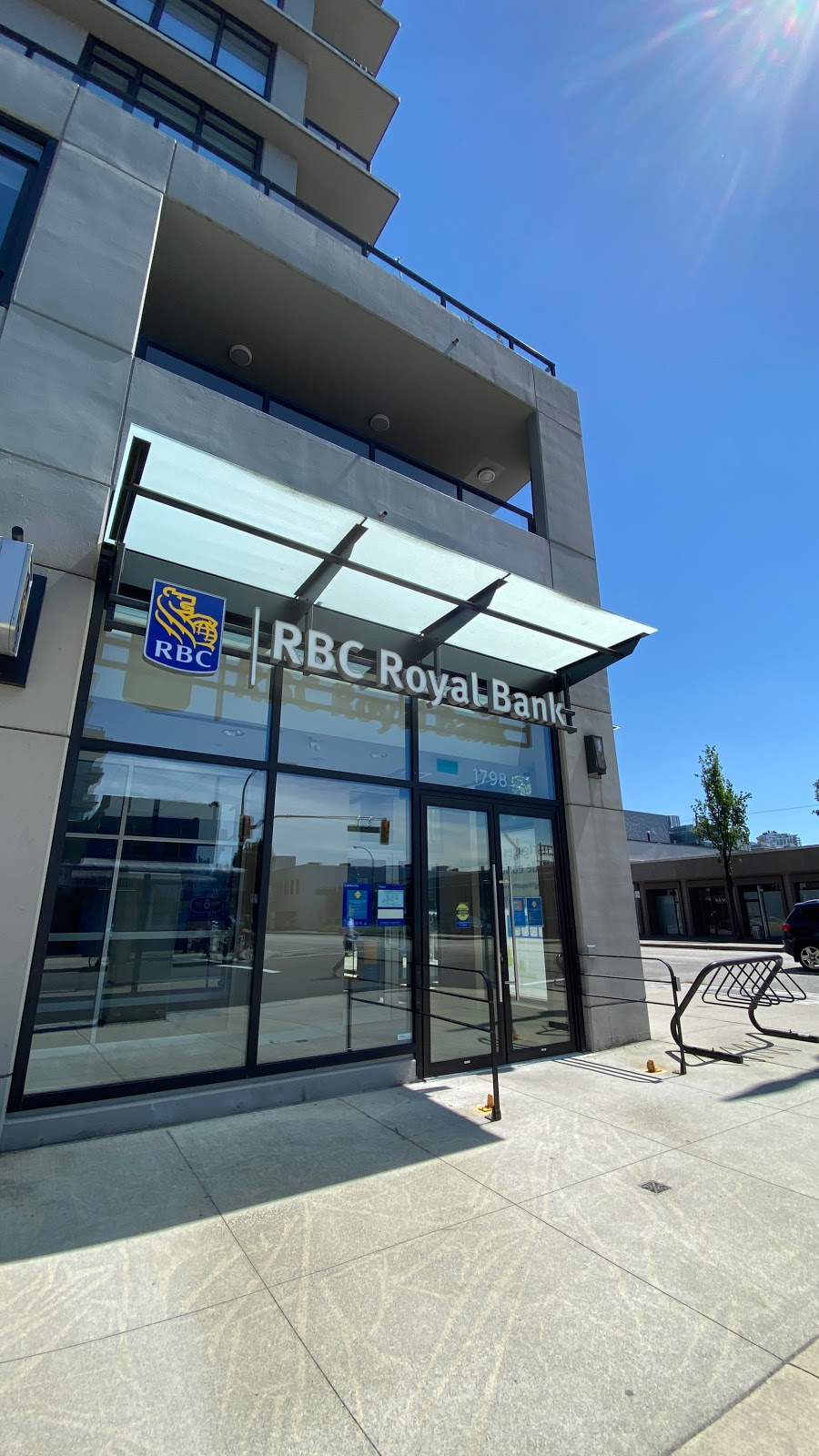 RBC Royal Bank | 1798 Ontario St, Vancouver, BC V5T 0G2, Canada | Phone: (604) 709-0136