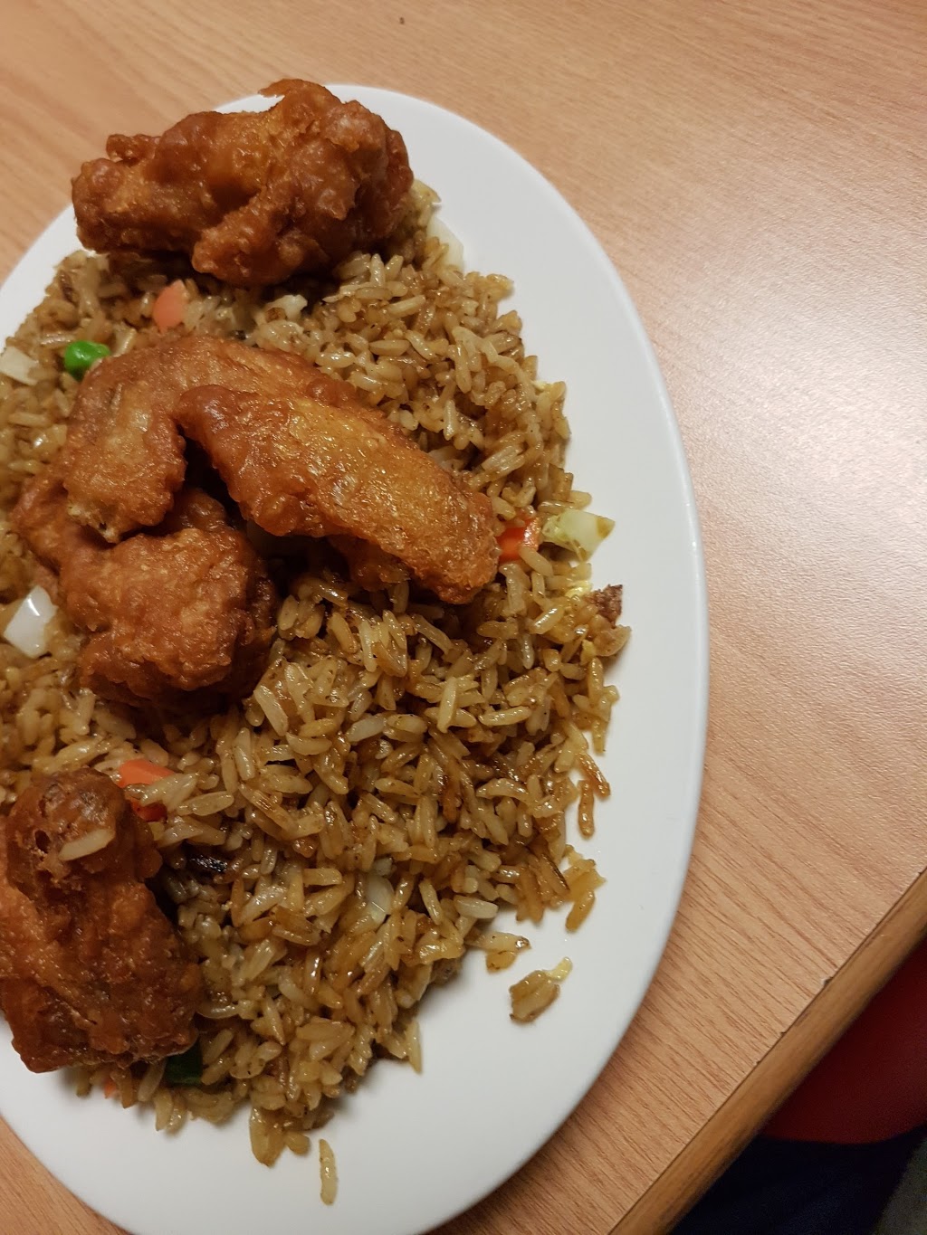 Lucky Star Restaurant | 2687 Kipling Ave, Etobicoke, ON M9V 5G6, Canada | Phone: (416) 748-3288