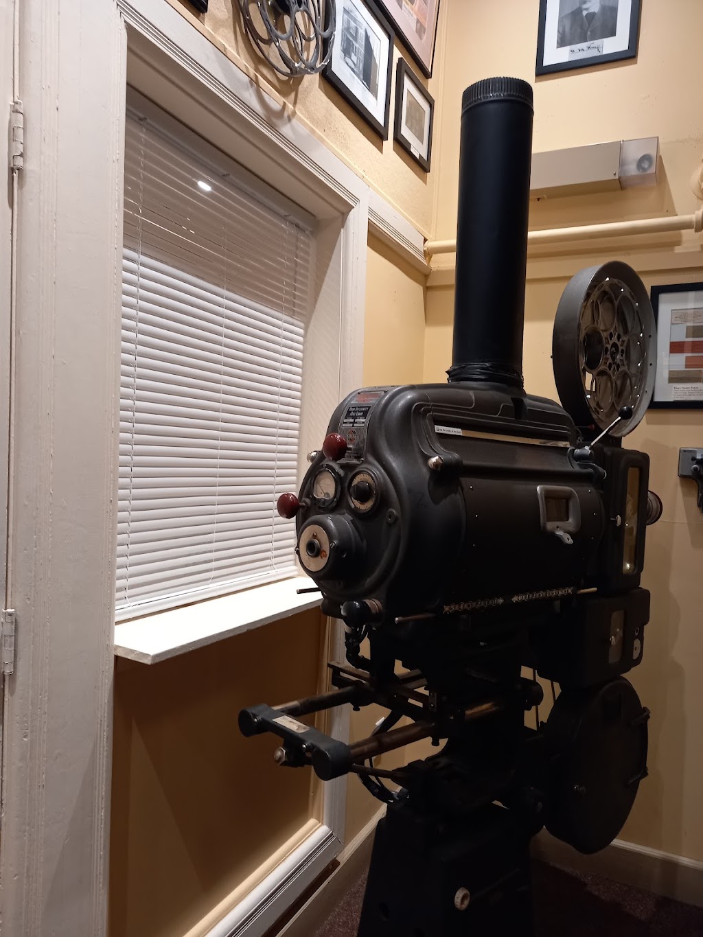 Kings Theatre | 209 St George St, Annapolis Royal, NS B0S 1A0, Canada | Phone: (902) 532-7704
