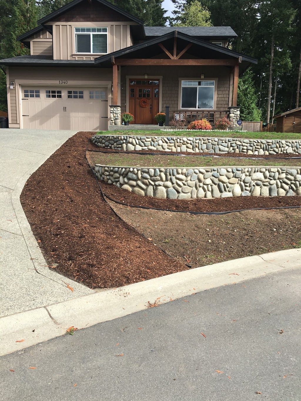 A Cut Above Landscaping | 6715 Somenos Rd, Duncan, BC V9L 5Z3, Canada | Phone: (250) 746-9744