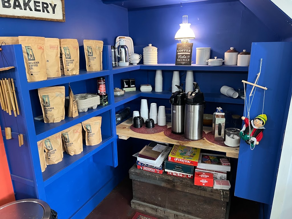Little Cove Bakery | 4 Warner Bay Rd, Tobermory, ON N0H 2R0, Canada | Phone: (519) 596-8399
