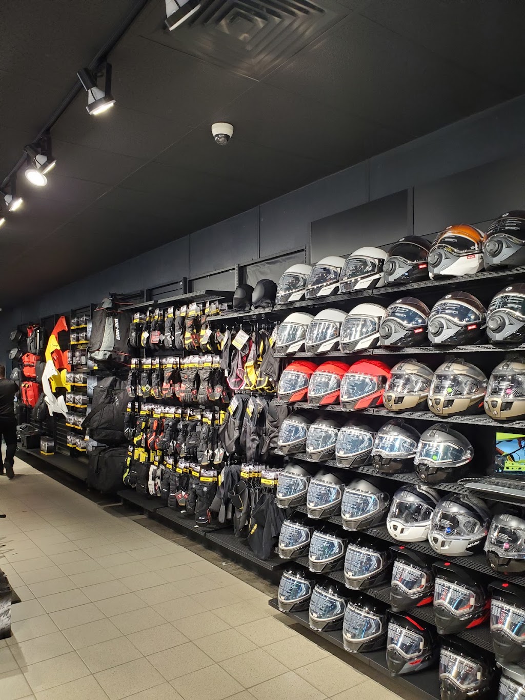 Imperium Chicoutimi | 1178 Boul. Sainte-Geneviève, Saguenay, QC G7G 2G6, Canada | Phone: (418) 543-3600