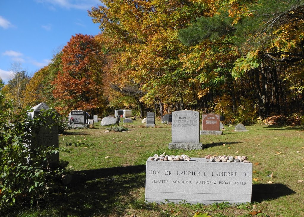 MacLaren Cemetery | 42 Chemin du Cimetière-Maclaren, Wakefield, QC J0X 3G0, Canada | Phone: (819) 921-3299