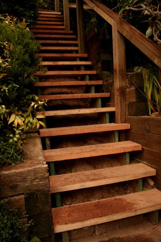 Friendly Fence ~ Friendly Carpenter | 2049 Mahon Ave, North Vancouver, BC V7M 2T6, Canada | Phone: (778) 386-3201