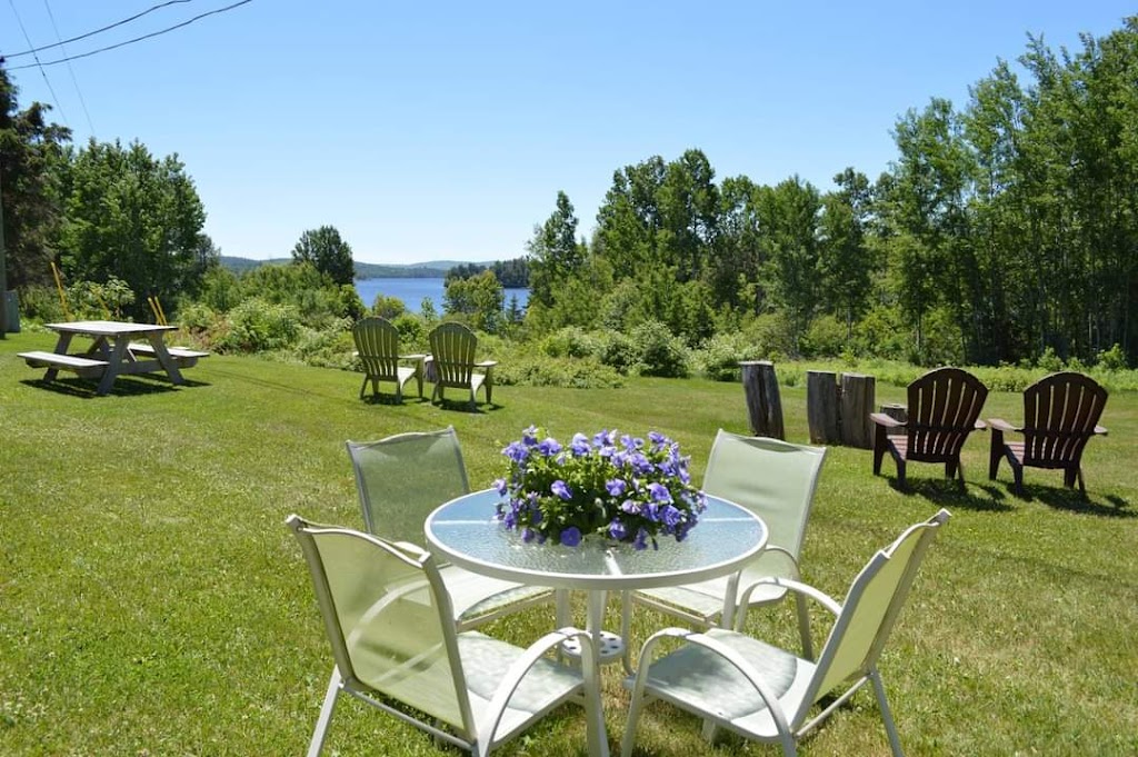 Pinewood Inn | 378 John St, Barrys Bay, ON K0J 1B0, Canada | Phone: (613) 756-1333