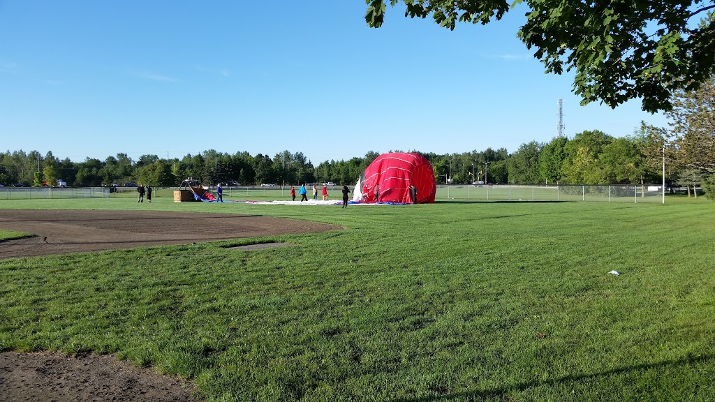 Tauvette Park | 2436 Innes Rd, Gloucester, ON K1B 3A1, Canada | Phone: (613) 222-2222