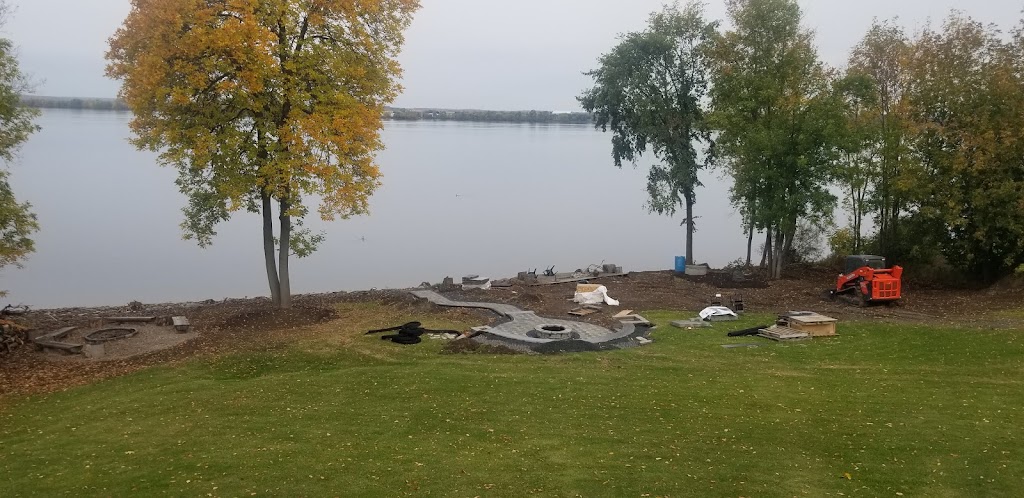 Renew Landscaping | 1092 Smith St, Brighton, ON K0K 1H0, Canada | Phone: (613) 403-4374