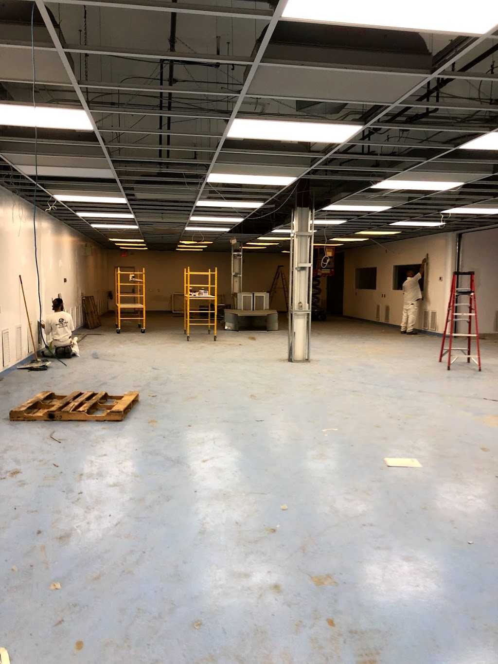 Horseshoe Valley Paint Co | 12 Country Club Ln, Barrie, ON L4M 4Y8, Canada | Phone: (705) 828-1660