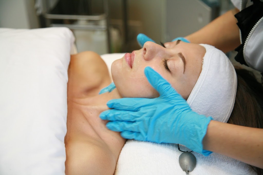 THE LASER CLINIC | Behind Starbucks In, 2 Kellam St, Vaughan, ON L0J 1C0, Canada | Phone: (905) 850-7546