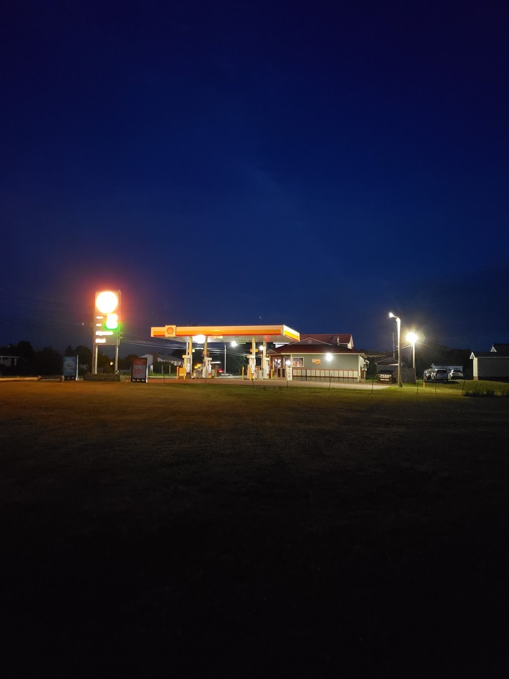 Belliveau Grocery | 180 NB-133, Pointe-du-Chêne, NB E4P 5A2, Canada | Phone: (506) 532-4986