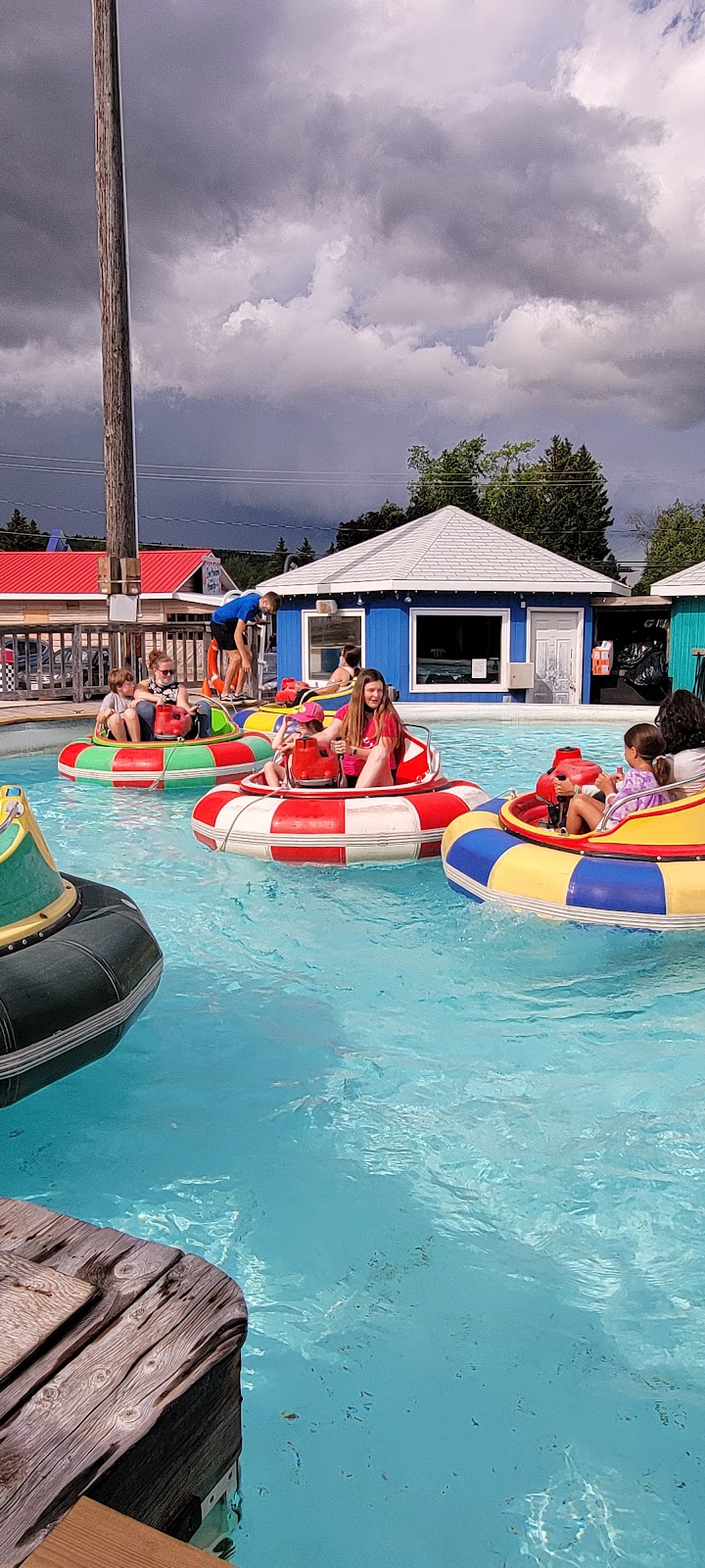 The Boardwalk Magnetic Hill | 2800 Mountain Rd, Moncton, NB E1G 2W5, Canada | Phone: (506) 852-9406