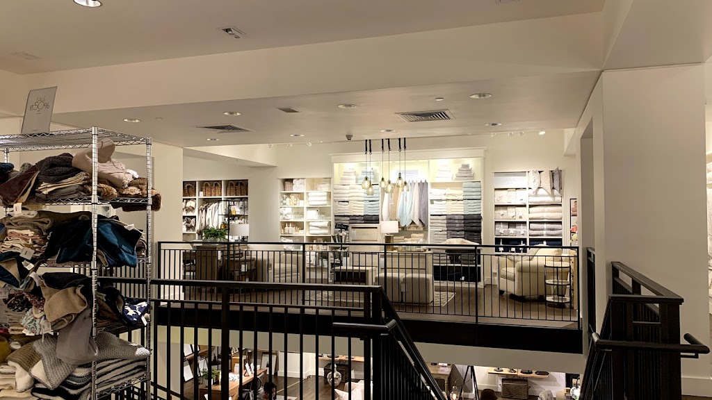 Pottery Barn | 3401 Dufferin St #215, North York, ON M6A 2T9, Canada | Phone: (416) 785-1233