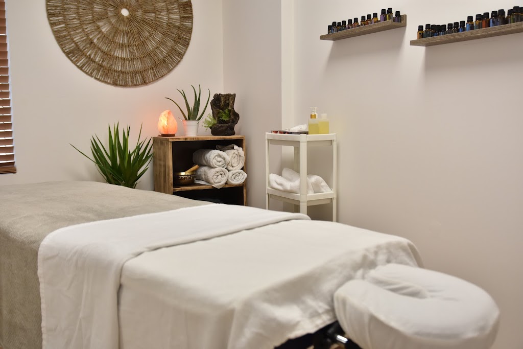 Massothérapeute Emmanuelle Lebeau | 9545 Bd de lOrmière, Québec, QC G2B 3K7, Canada | Phone: (418) 922-1424