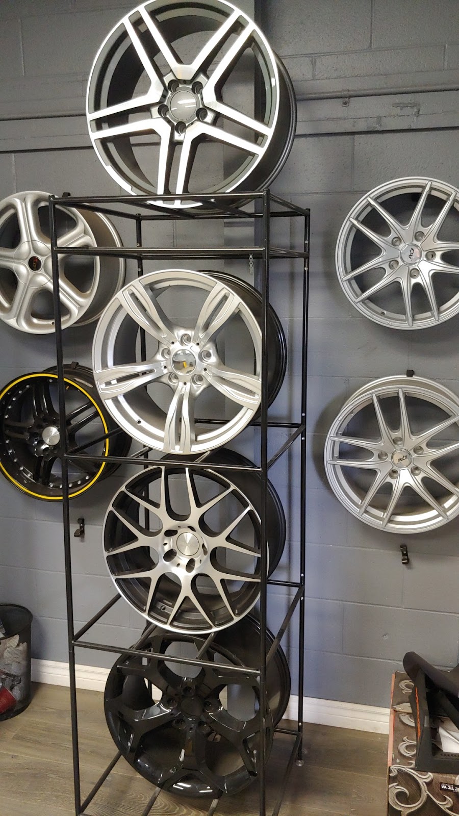 Star Tire and Service Inc | 20 Alness St, North York, ON M3J 3H4, Canada | Phone: (416) 739-8591