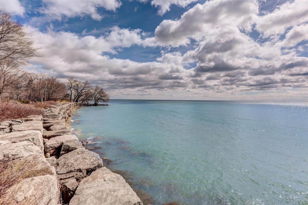 Plumb Realty Group | 2977 Lake Shore Blvd W Suite L, Etobicoke, ON M8V 1J8, Canada | Phone: (416) 201-0200