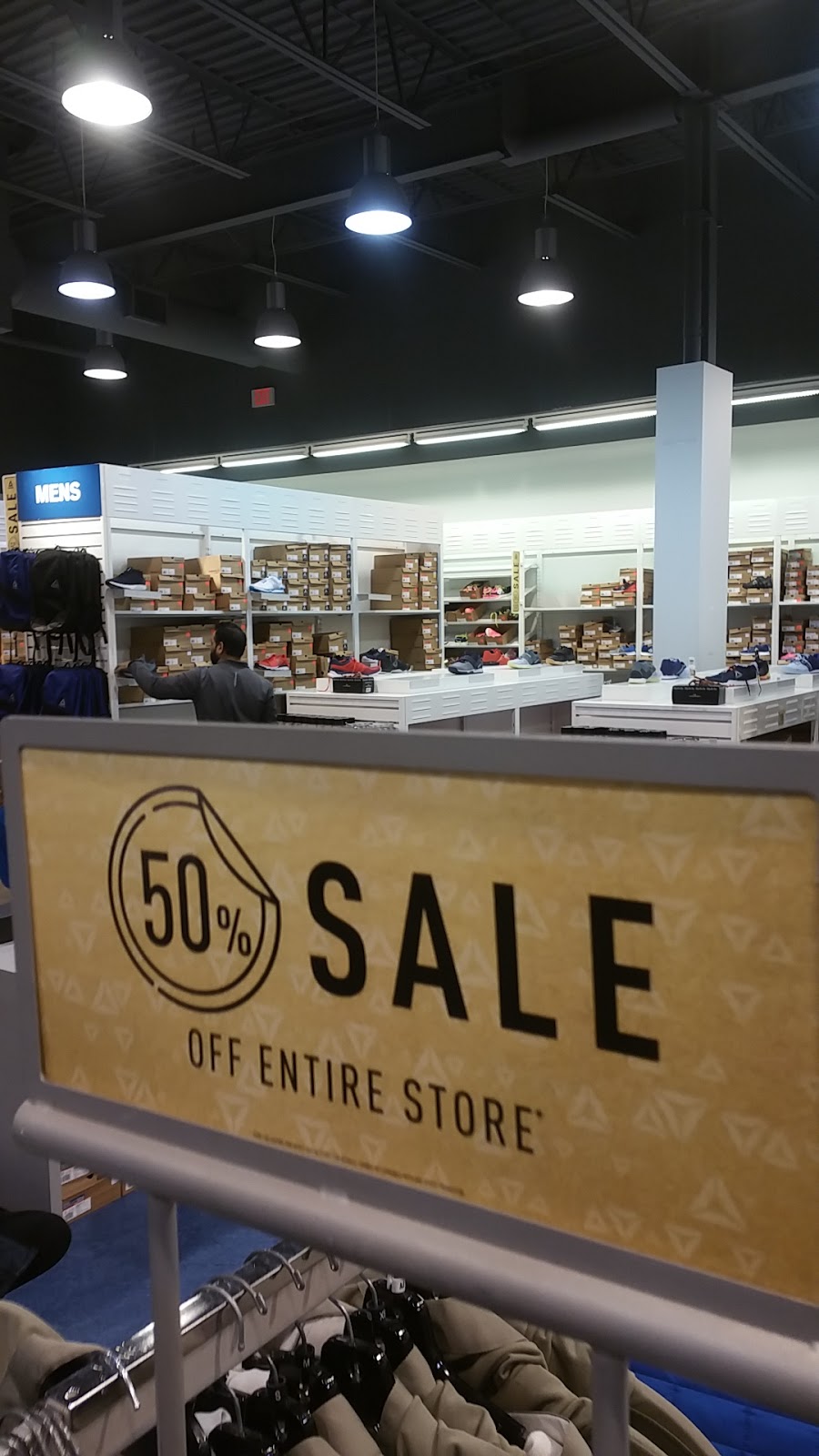 Reebok | Queensborough Landing Shopping Center, 805 Boyd St Unit D130, New Westminster, BC V3M 5X2, Canada | Phone: (604) 524-3554