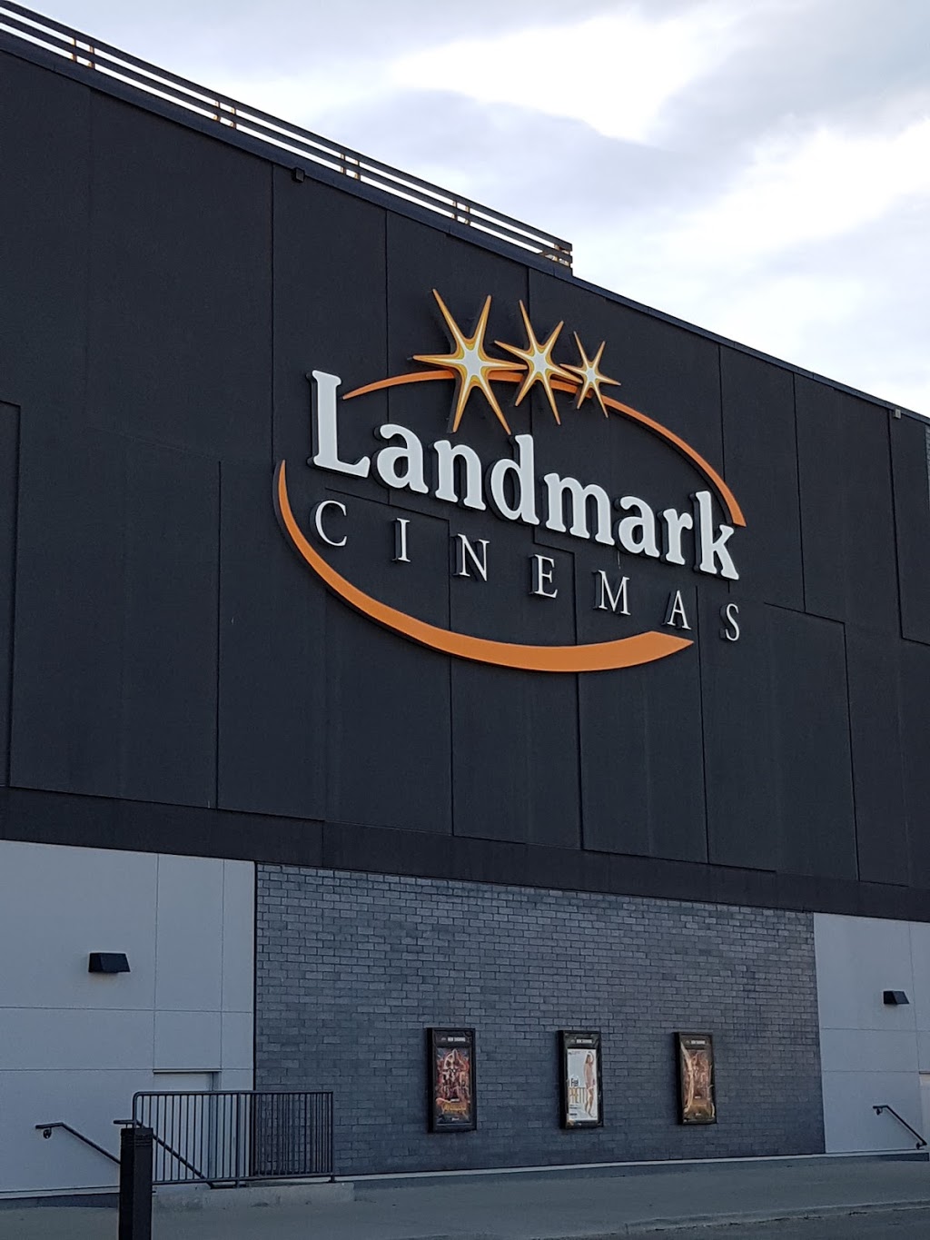 Landmark Cinemas 8 St Albert | 800 St Albert Trail, St. Albert, AB T8N 7V2, Canada | Phone: (780) 544-8067