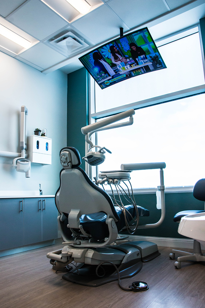 West Five Family Dental | 1295 Riverbend Rd #260, London, ON N6K 0G2, Canada | Phone: (226) 271-6076