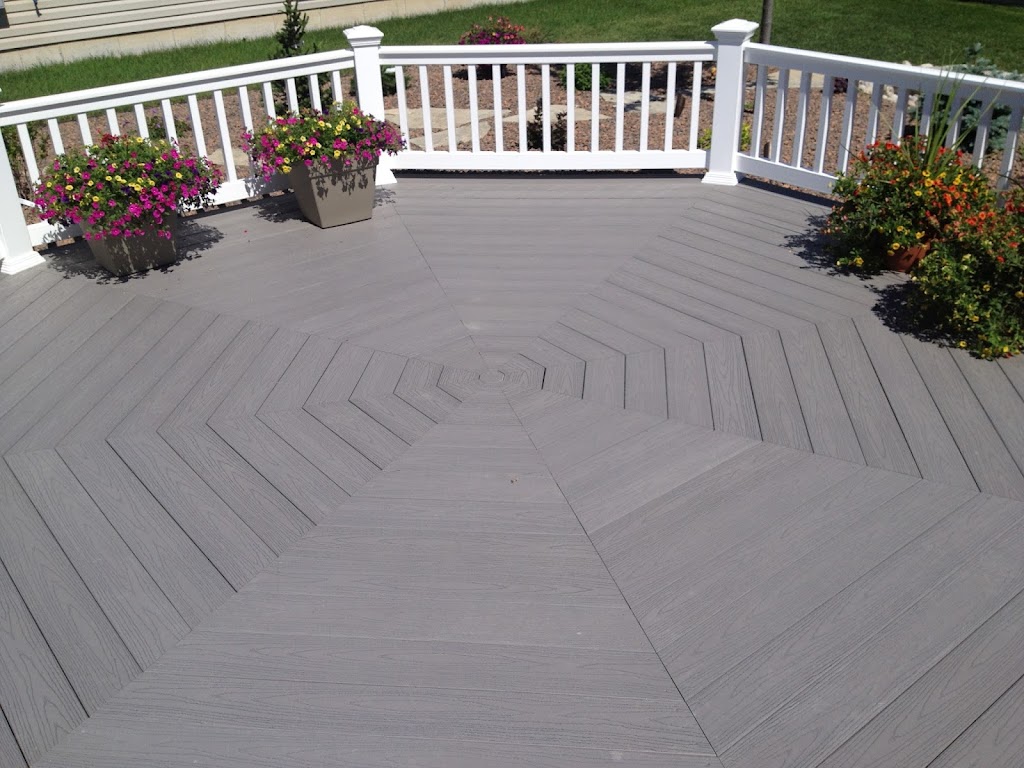 Southwest Fence & Decks | 1808 London Line, Sarnia, ON N7W 1A1, Canada | Phone: (519) 337-4222