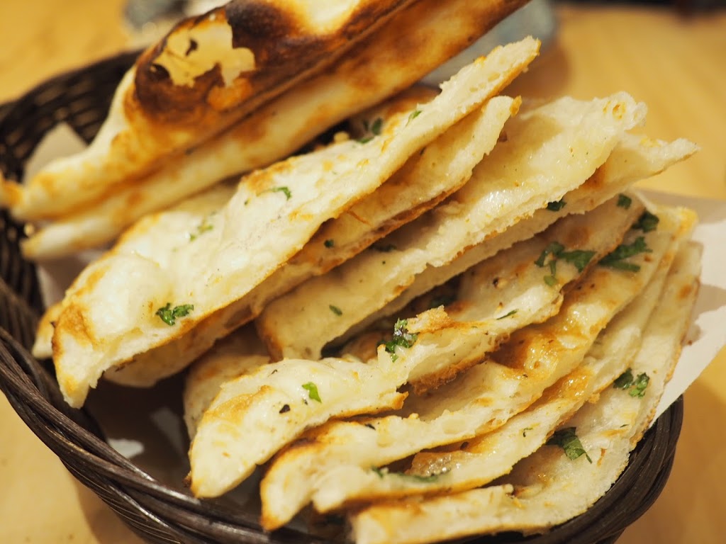 Leela Indian Food Bar | 3108 Dundas St W, Toronto, ON M6P 2A1, Canada | Phone: (416) 769-7777