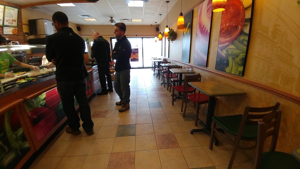 Subway | 562 Kipling Ave Unit 3, Toronto, ON M8Z 5E8, Canada | Phone: (416) 915-0556