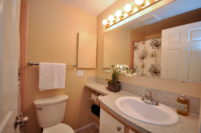 Fraser Manor Apartments | 1922 Pandosy St, Kelowna, BC V1Y 1R5, Canada | Phone: (250) 862-8850