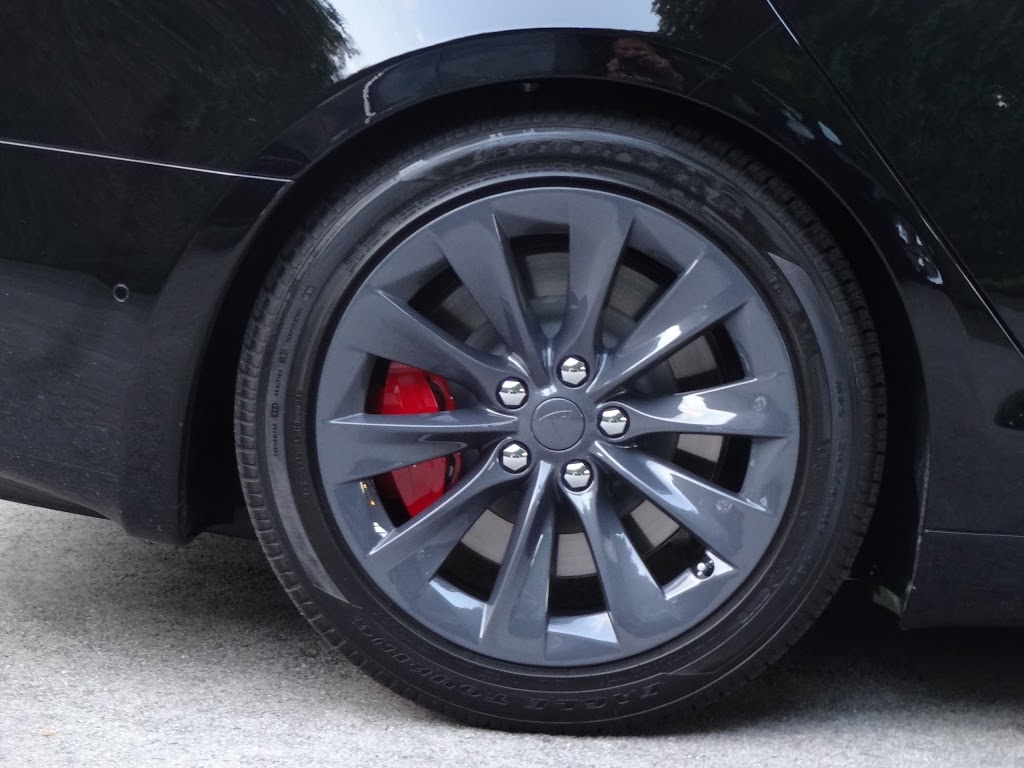 Renewz Wheel Repair | 4-342 E Esplanade, Entrance in Rear, North Vancouver, BC V7L 1A4, Canada | Phone: (604) 379-2527