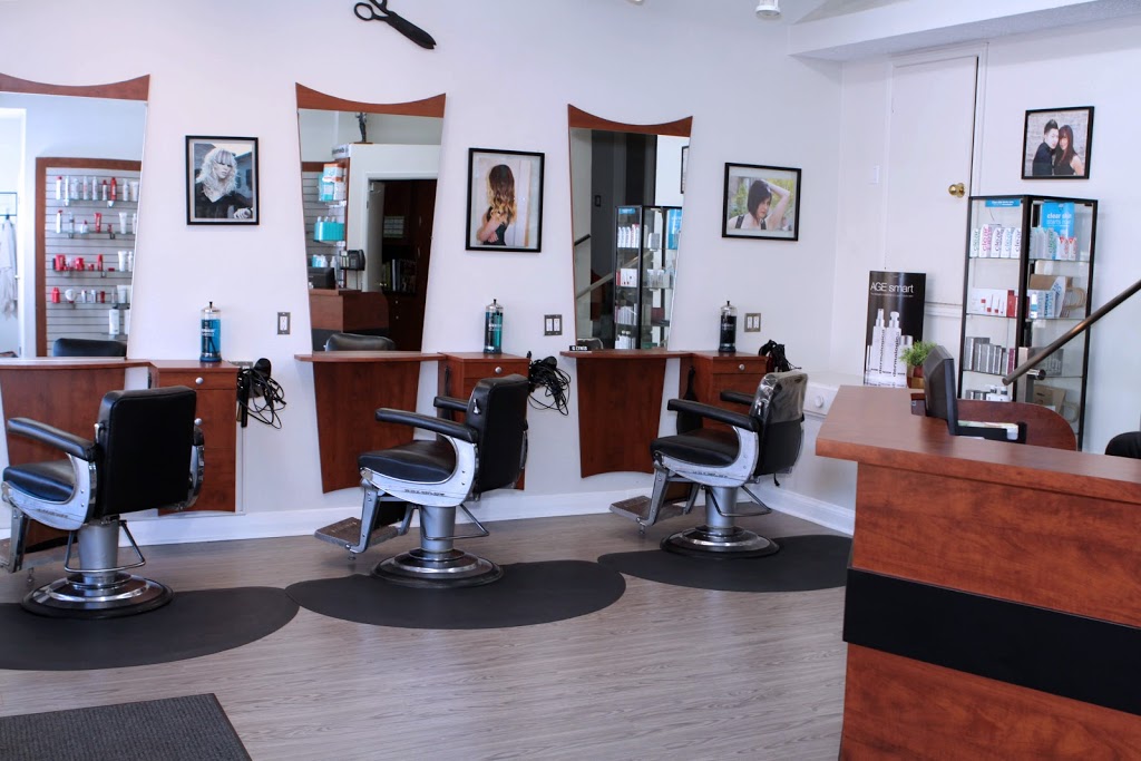 Scizzorhands Salon & Spa | 322 Wharncliffe Rd N, London, ON N6G 1E3, Canada | Phone: (519) 432-9255
