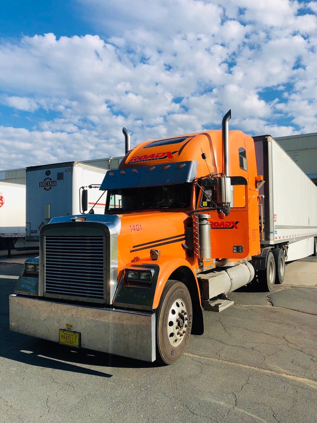 Roadx Express Ltd. | 8116 Esquesing Line, Milton, ON L9T 2X9, Canada | Phone: (888) 907-0634
