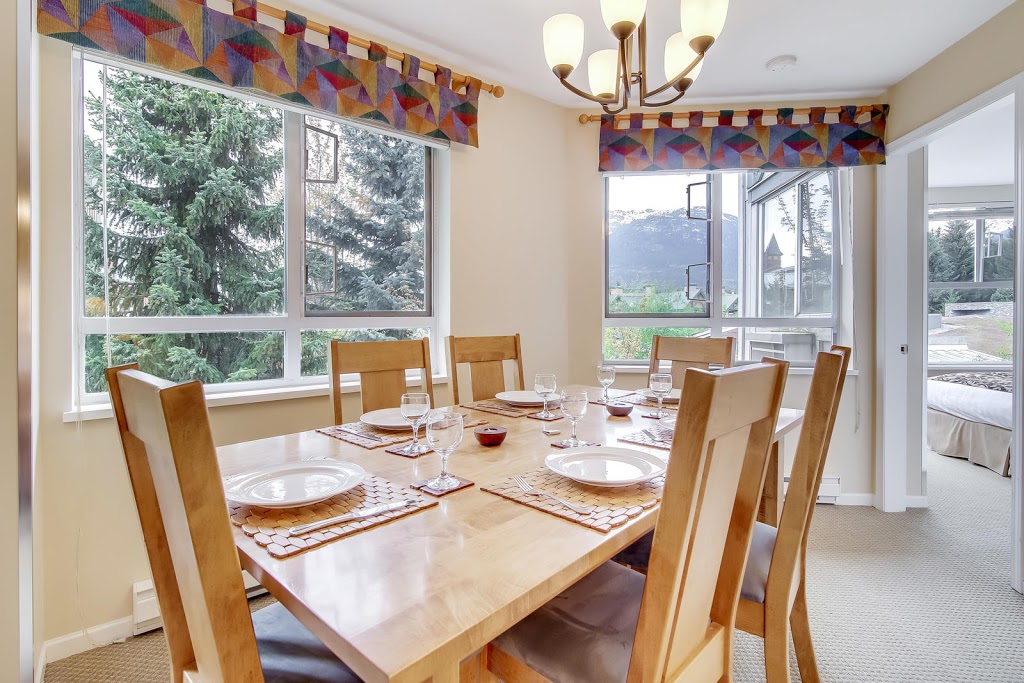 Whiski Jack Resorts Whistler | 2011 Innsbruck Dr #107, Whistler, BC V8E 0N3, Canada | Phone: (604) 962-0220