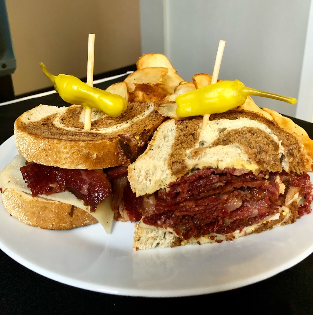 Dockside Restaurant and Bar | 90 Kenabeek St, West Saint Paul, MB R4A 1A3, Canada | Phone: (204) 515-6121