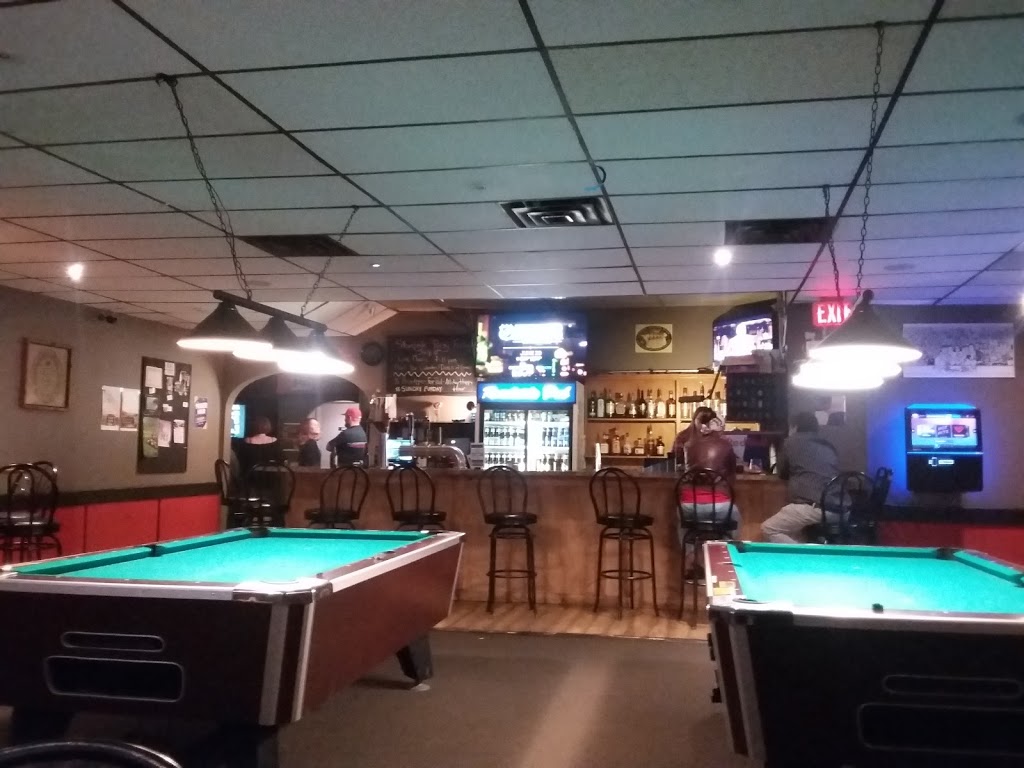 Roadside Pub | 834 68 St NE, Calgary, AB T2A 6X7, Canada | Phone: (403) 272-6968