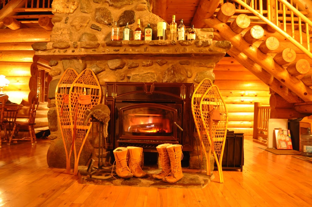 Chalet bois rond | 5929 QC-220, Orford, QC J1X 6L3, Canada | Phone: (450) 500-1515